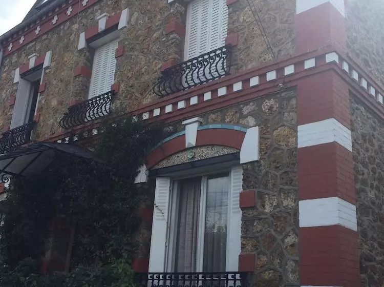 Pension  La Meuliere De Sannois