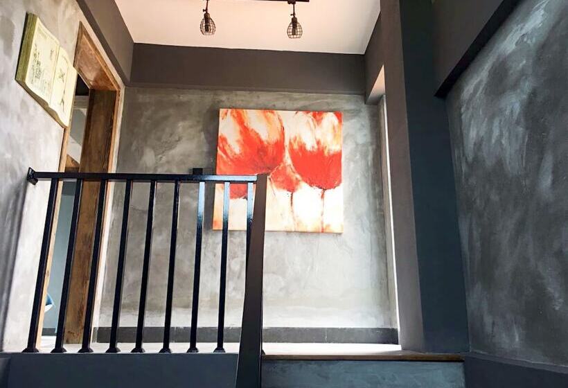 Pansiyon The Yard Guesthouse