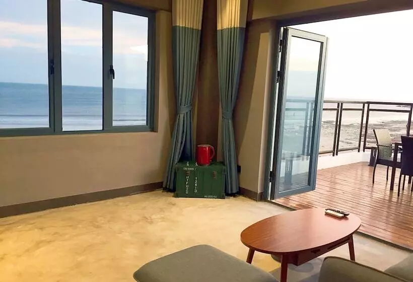 پانسیون The Yard Guesthouse