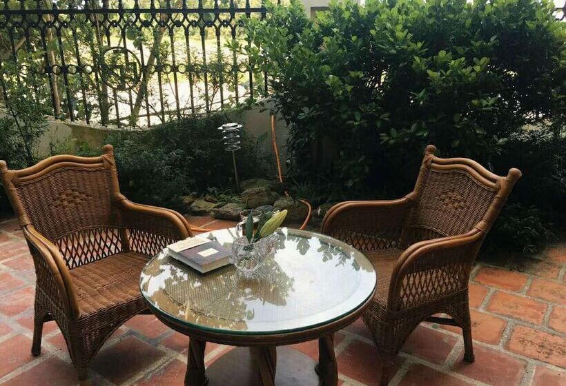 Pansiyon The Yard Guesthouse