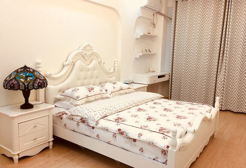 Pansiyon The Yard Guesthouse