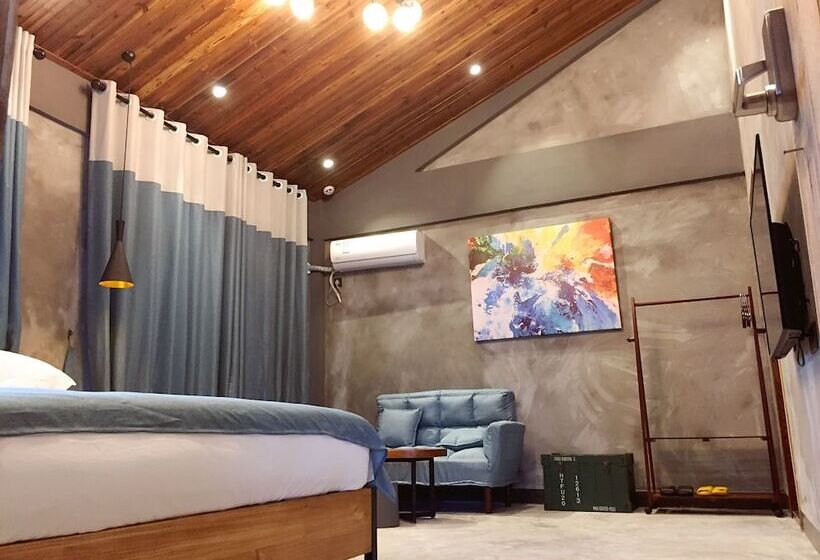 Pansiyon The Yard Guesthouse