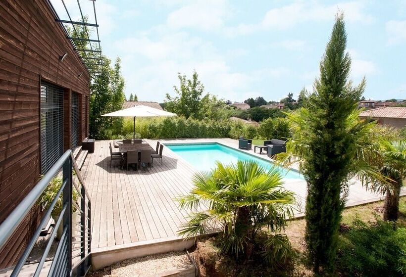 تختخواب و صبحانه Les Crays De Levigny