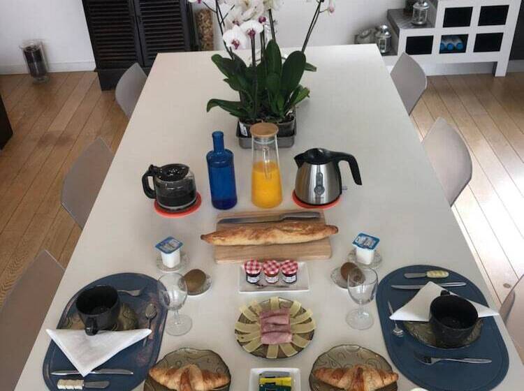 تختخواب و صبحانه Les Crays De Levigny