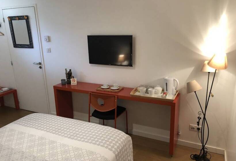 تختخواب و صبحانه Les Crays De Levigny