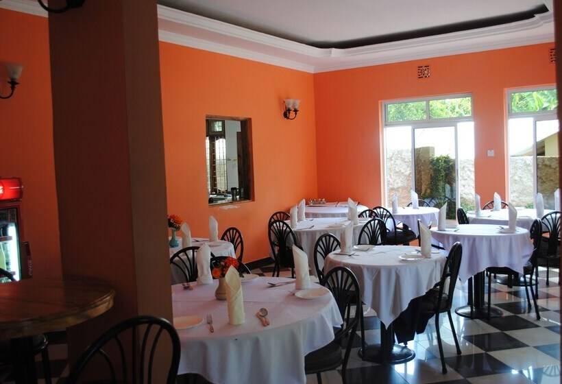 تختخواب و صبحانه Saruni River Lodge