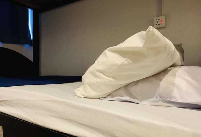 Cookoobird Home   Hostel