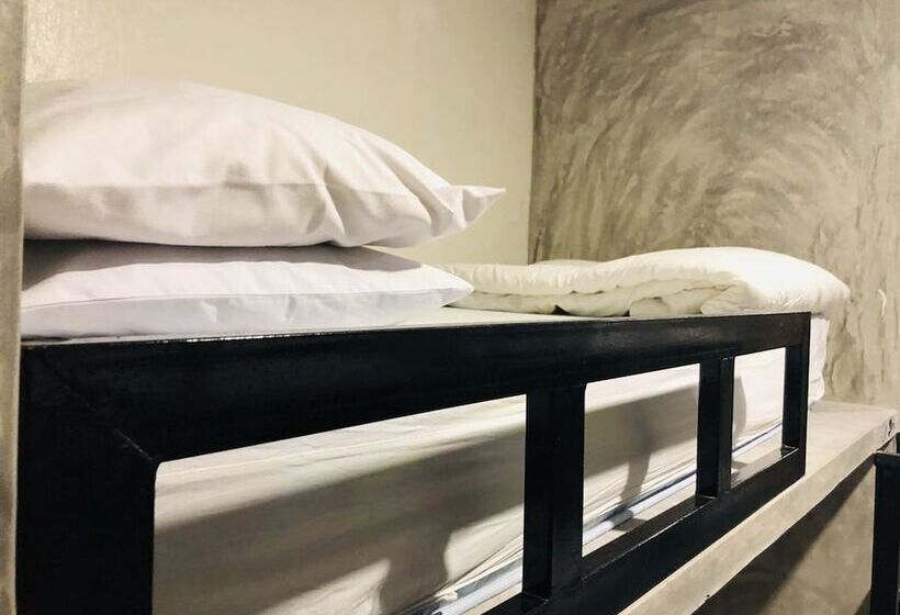 Cookoobird Home   Hostel