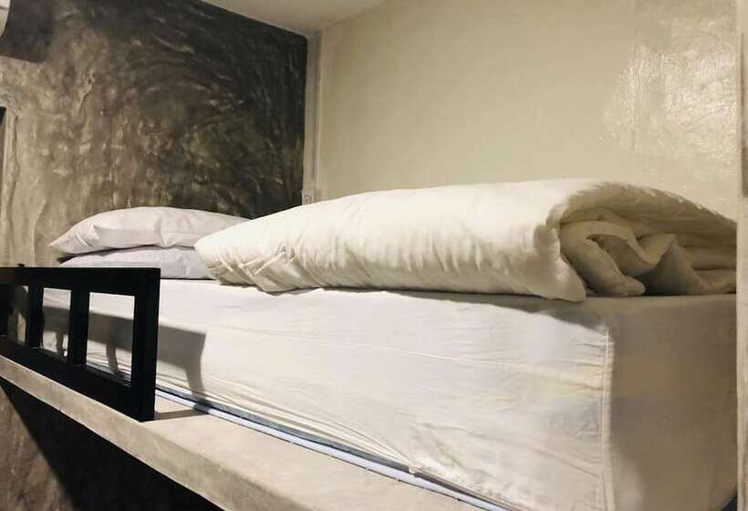 Cookoobird Home   Hostel