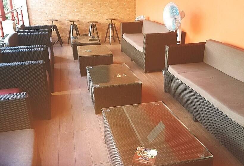 Gei8 Hotels & Lounge