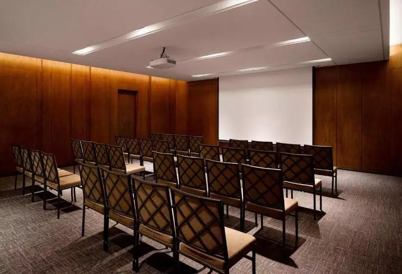 هتل Fairfield By Marriott Taichung