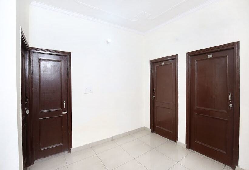 Hotell Gaurav Residency By Oyo