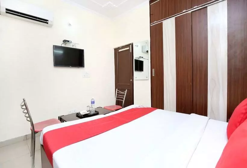 ホテル Gaurav Residency By Oyo