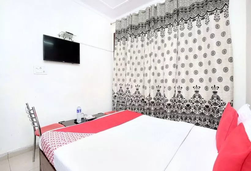 ホテル Gaurav Residency By Oyo