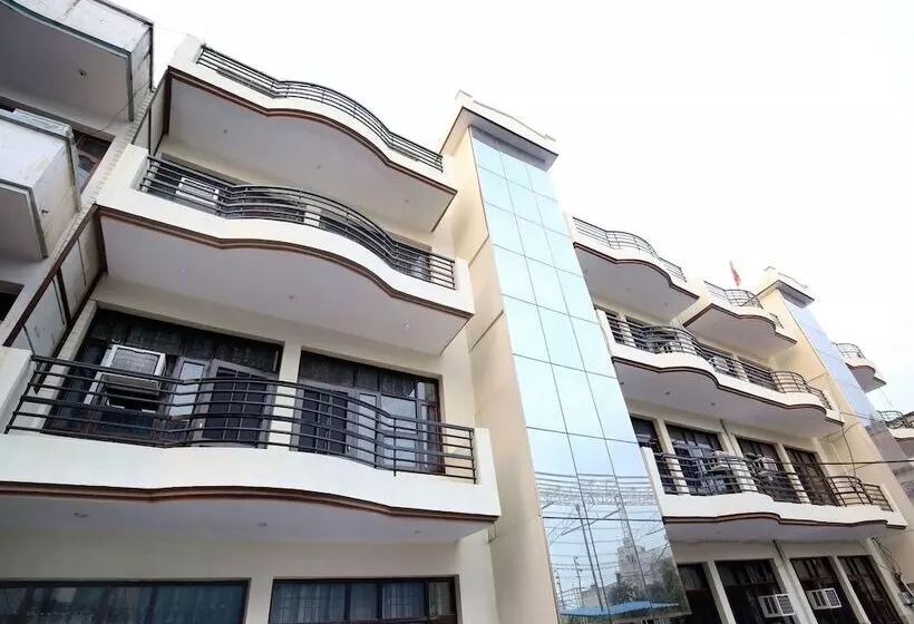 ホテル Gaurav Residency By Oyo