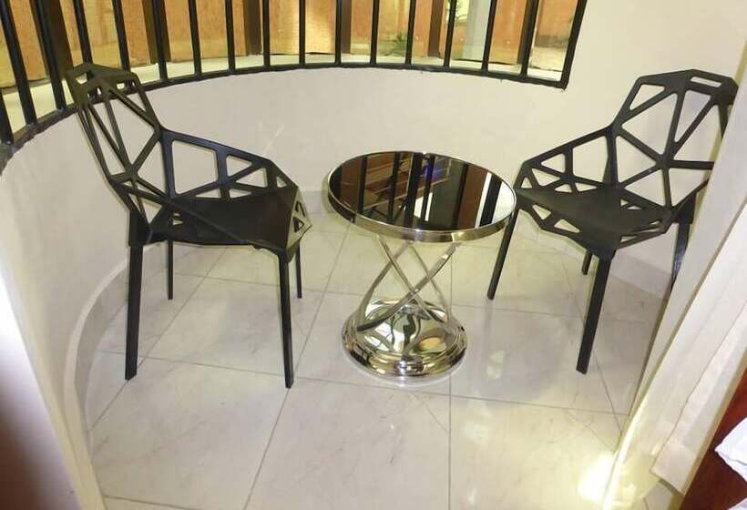 هتل Munga Executive Lodge