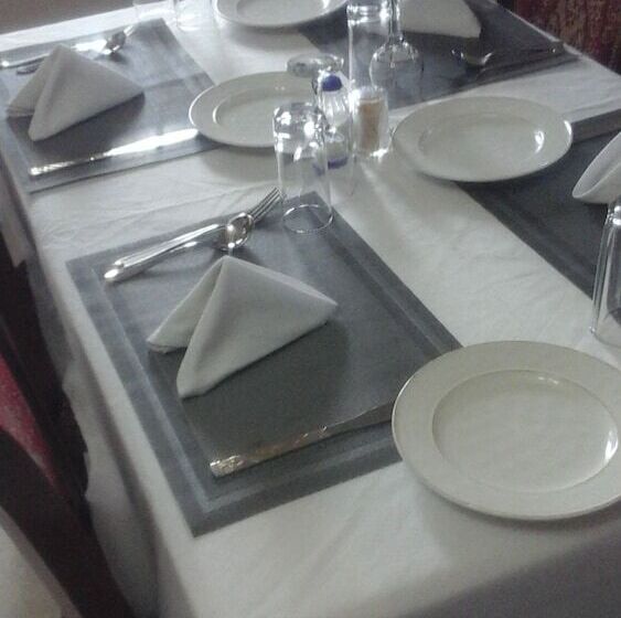 هتل Munga Executive Lodge