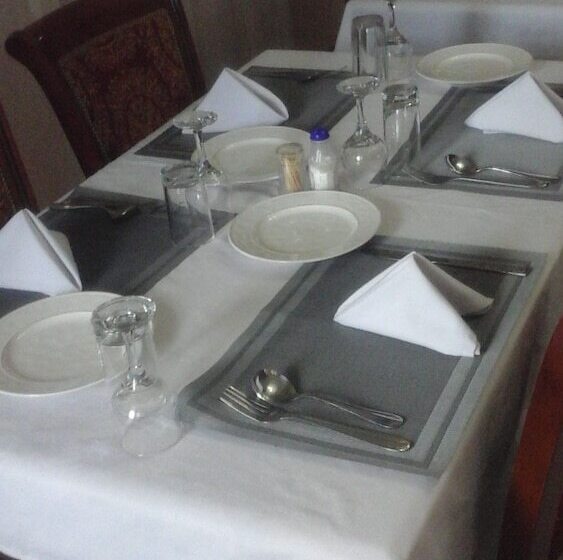 هتل Munga Executive Lodge