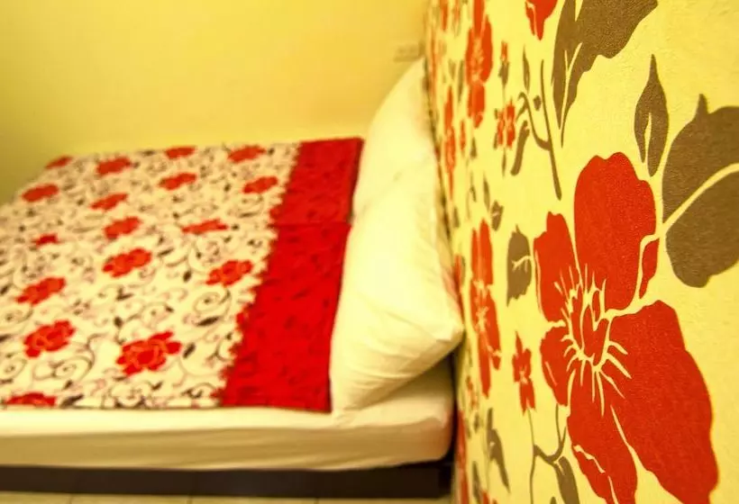 پانسیون Fengjia In House Hostel