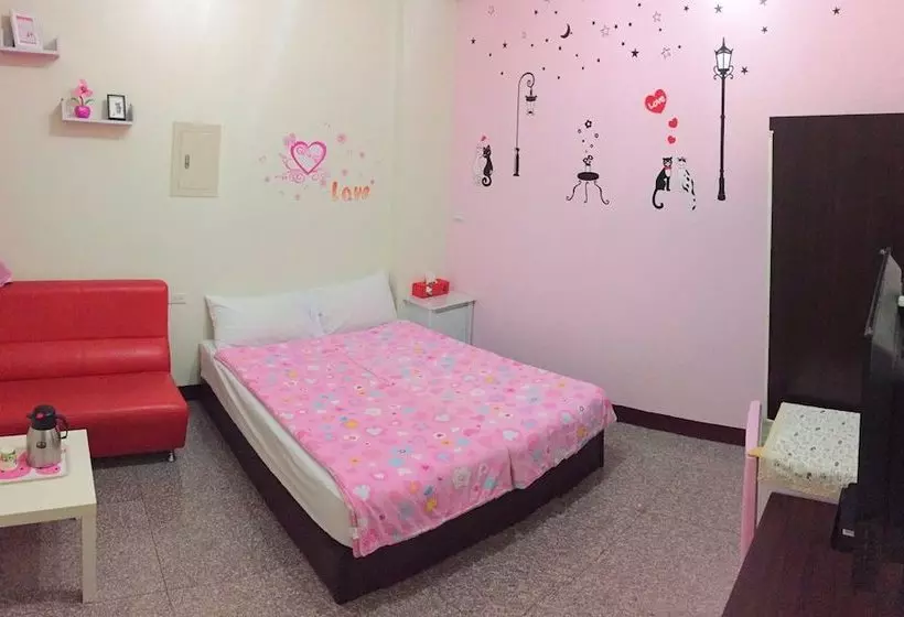 پانسیون Fengjia In House Hostel