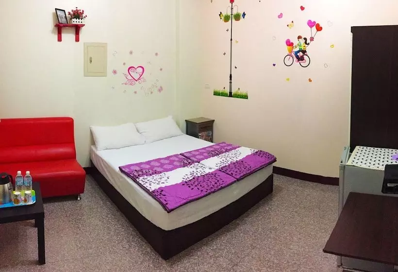 پانسیون Fengjia In House Hostel