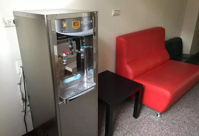 پانسیون Fengjia In House Hostel