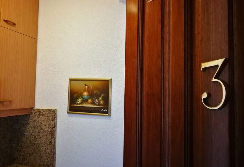 Pensió Nikky's Place