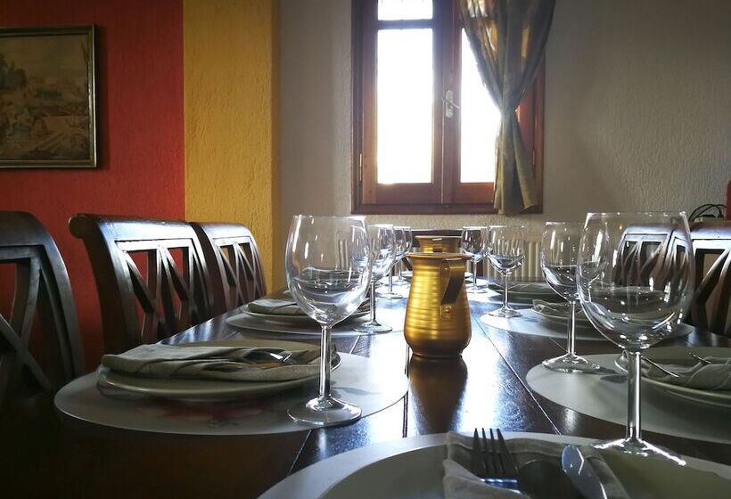 Pensió Nikky's Place