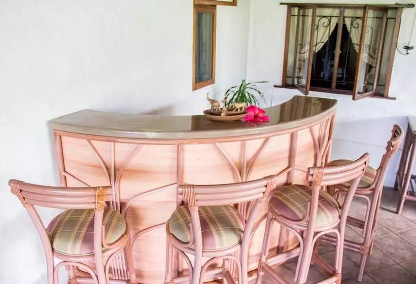 پانسیون Villa Caballero Luxury Chalets