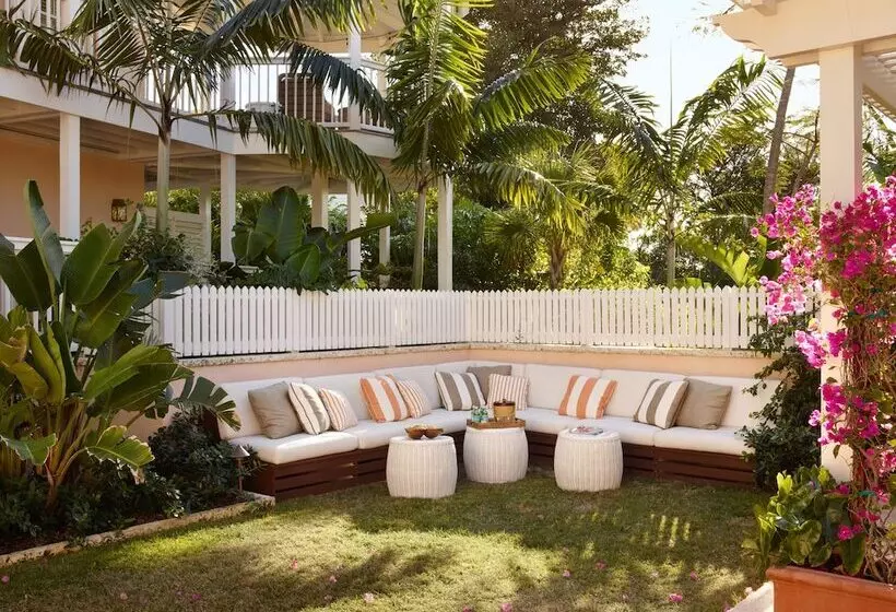Hotel Eleven Bahama House