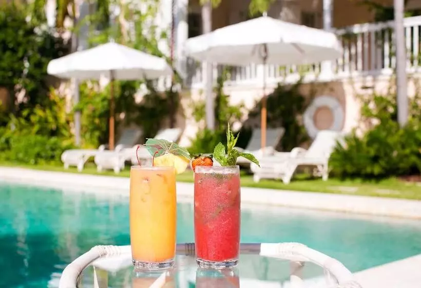 Hotel Eleven Bahama House