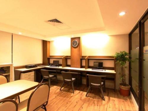 Отель Garden Orchid