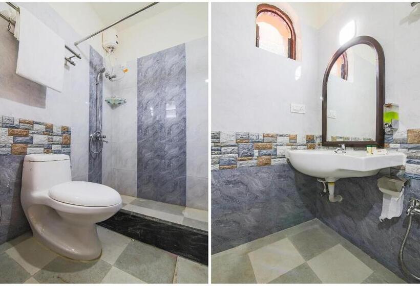 هتل La Petite By Oyo Rooms