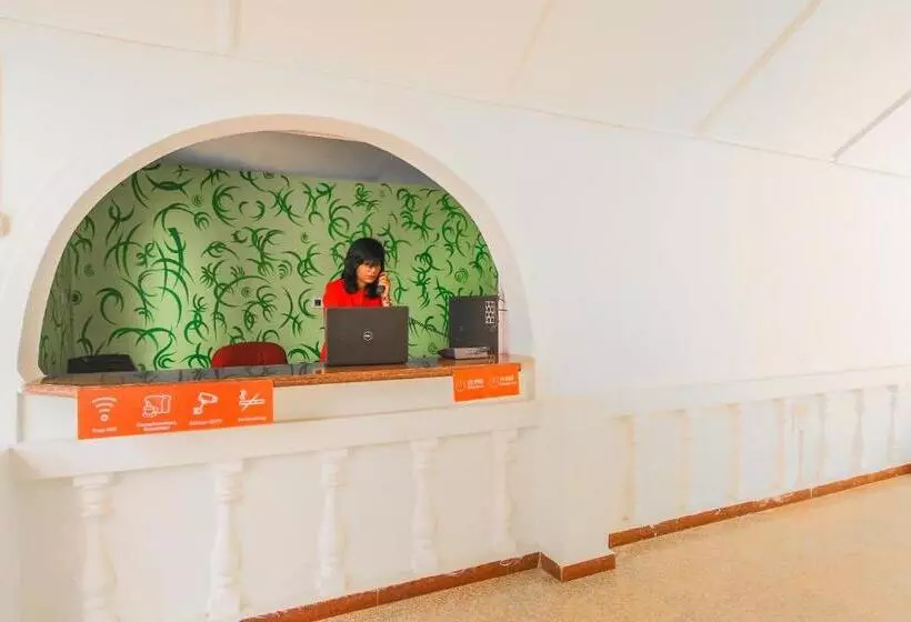 ホテル La Petite By Oyo Rooms