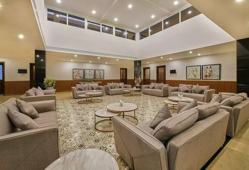 Hotelli Mayfair Lake Resort