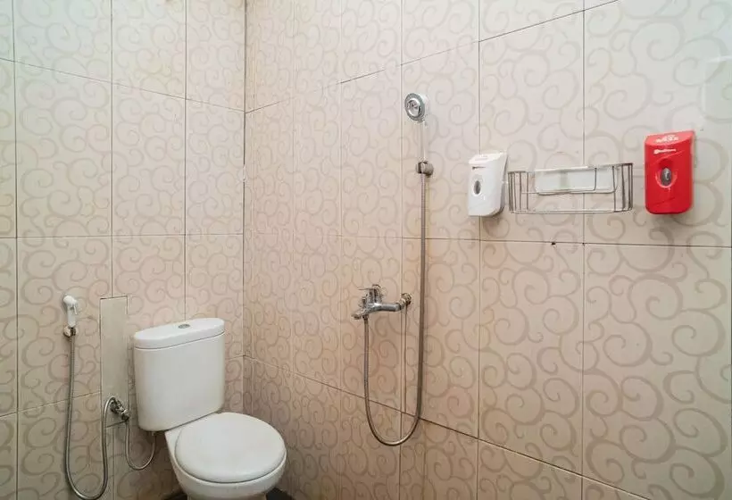 Hotelli Reddoorz At Jalan Bukit Keminting