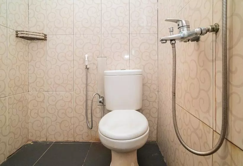 Hotelli Reddoorz At Jalan Bukit Keminting