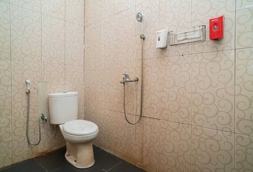 Hotel Reddoorz At Jalan Bukit Keminting