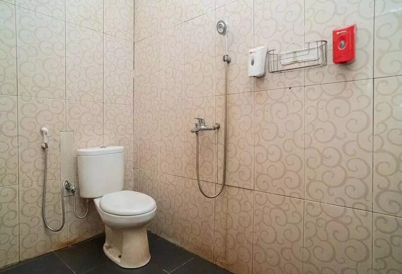 Hotelli Reddoorz At Jalan Bukit Keminting