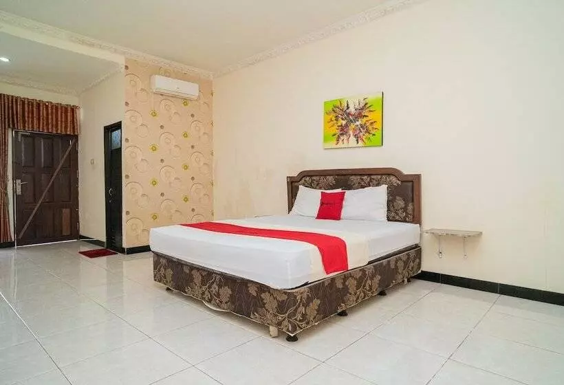 Hotelli Reddoorz At Jalan Bukit Keminting