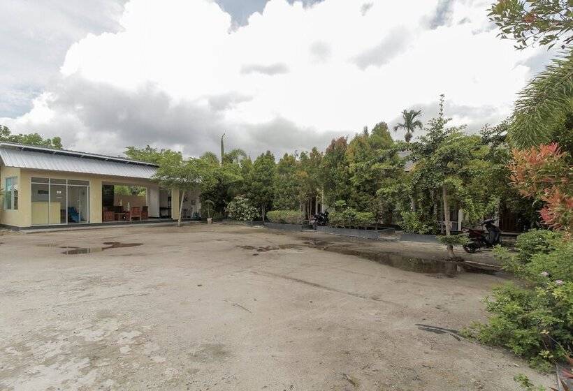 Hotel Reddoorz At Jalan Bukit Keminting