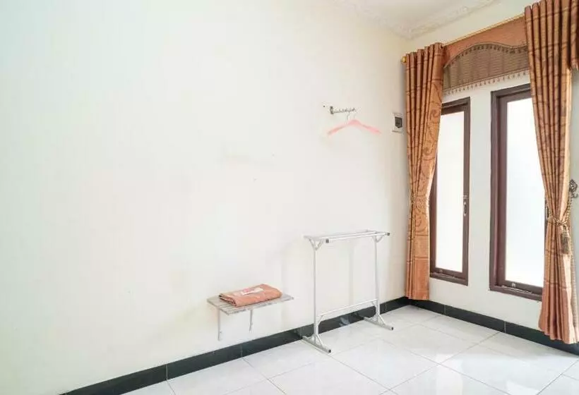 Hotelli Reddoorz At Jalan Bukit Keminting