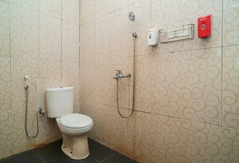 Hotel Reddoorz At Jalan Bukit Keminting