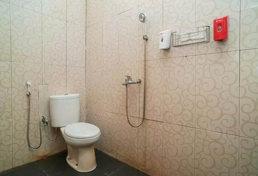 Hotelli Reddoorz At Jalan Bukit Keminting