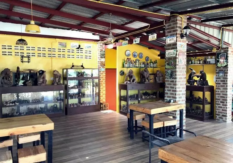 هتل The Monkey Resort Donheang