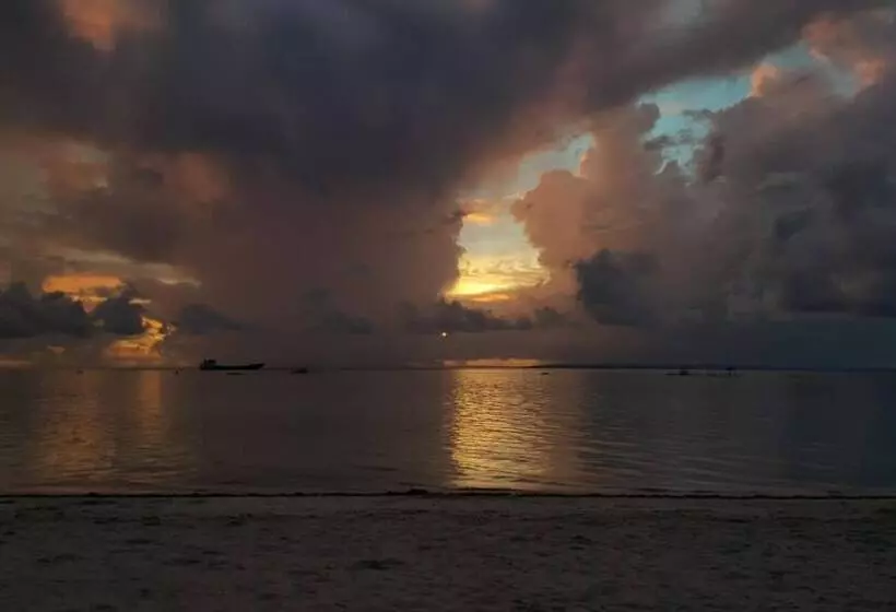 Majatalo Anaya Beach Resort