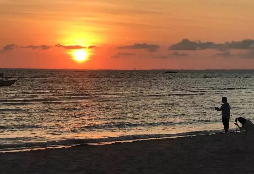 Majatalo Anaya Beach Resort