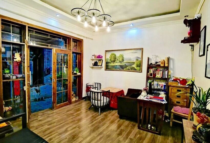 פונדק Fenghuang Little Bear Family Guest House