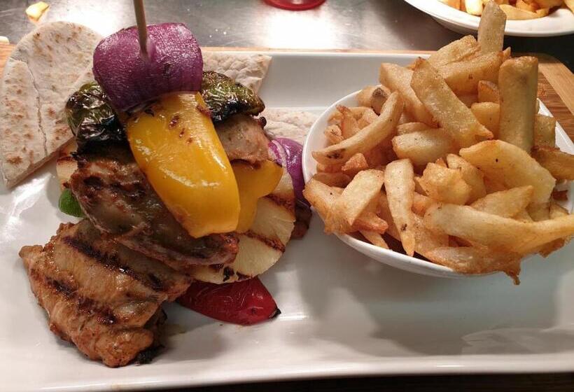 Хостел The Harbour Moon