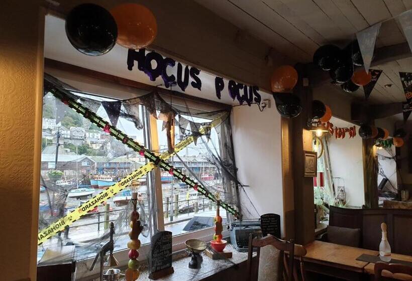 Хостел The Harbour Moon